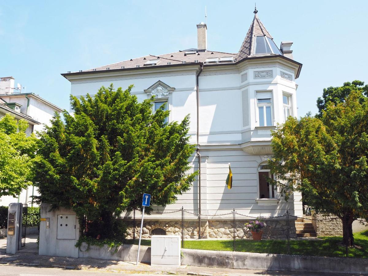 Vynimocny Apartman V Staromestskej Vile S Vyhladom Na Hrad Bratislava Esterno foto