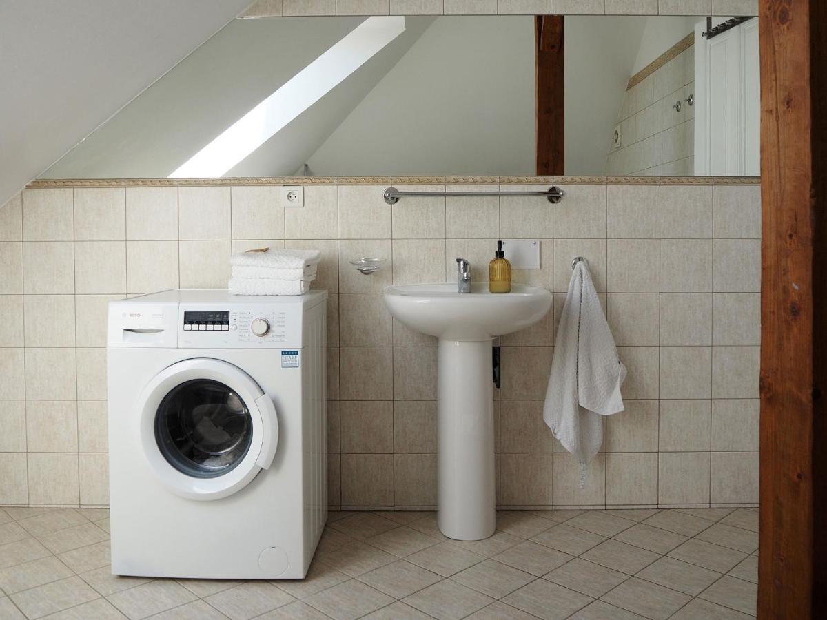 Vynimocny Apartman V Staromestskej Vile S Vyhladom Na Hrad Bratislava Esterno foto