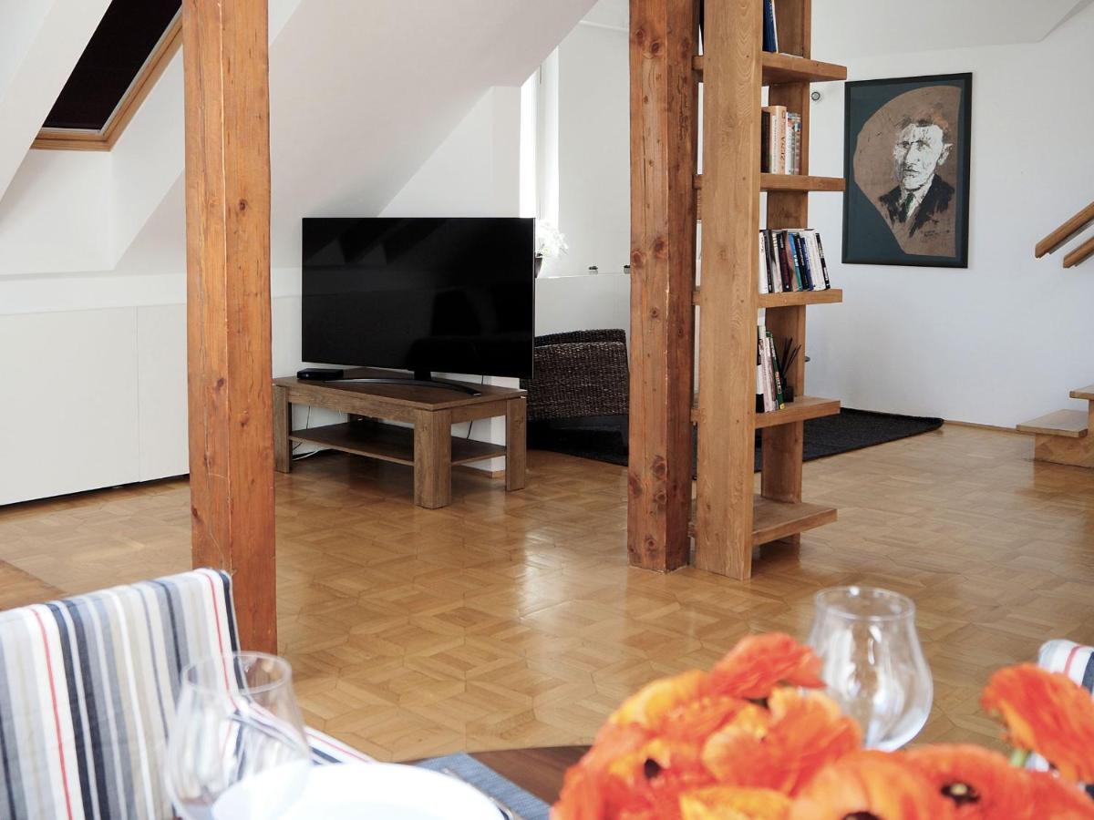 Vynimocny Apartman V Staromestskej Vile S Vyhladom Na Hrad Bratislava Esterno foto